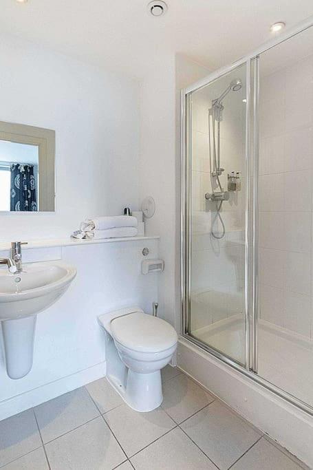 Modern 2 Bed Apartment With Stunning Seaside View Edynburg Zewnętrze zdjęcie